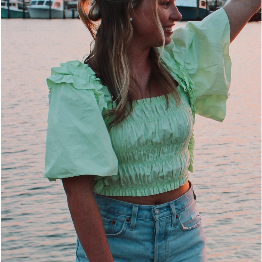 Size small green Zara puff sleeve top